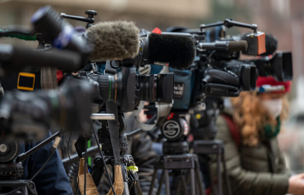 الإعلام الإنساني المستدام: من رصد المعاناة إلى صناعة الحلول (صحافة الحلول)